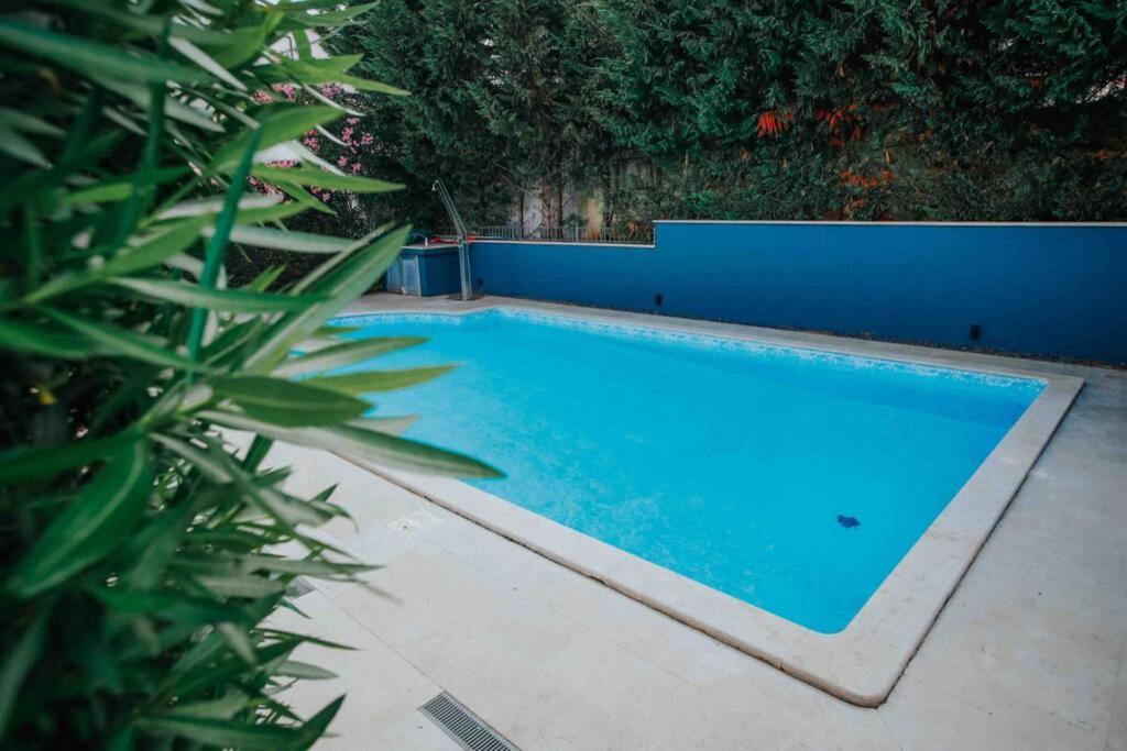 Casa Ro-Ma, Seaside Villa With A Heated Pool Banjole Eksteriør bilde